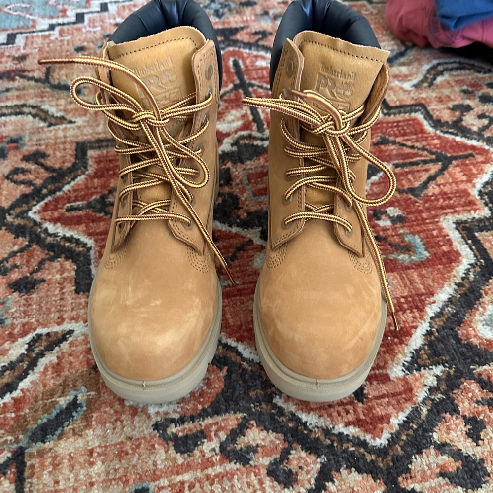 Composite toe timberland pro size 6 men’s 8 women’s. Worn once, new. Retail 129